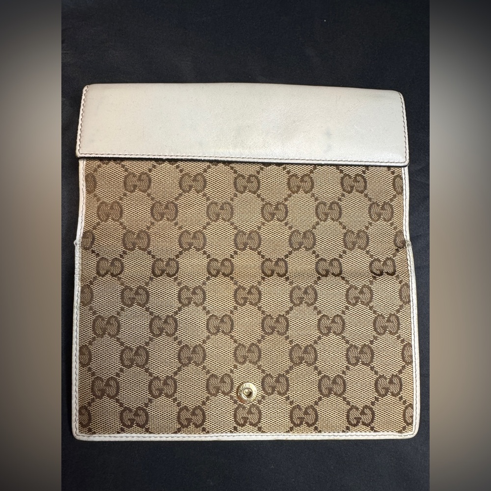 Gucci Tan and Brown GG Monogram Wallet - Picture 13 of 16
